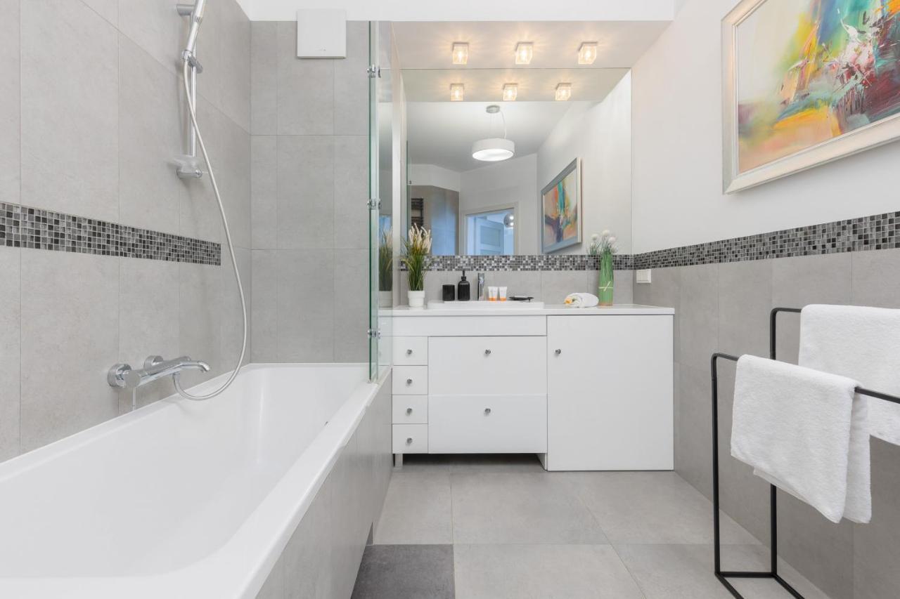 ורשה Quiet Apartment Park Edwarda Szymanskiego By Noclegi Renters מראה חיצוני תמונה
